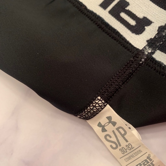 3/$20 💚 Under Armour sports bra black size small - Picture 4 of 4